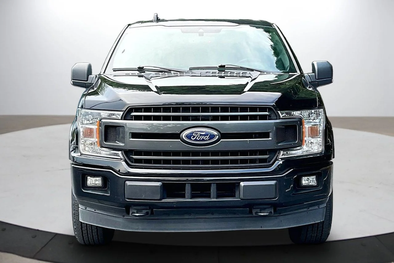 Used 2020 Black Ford XLT image 3