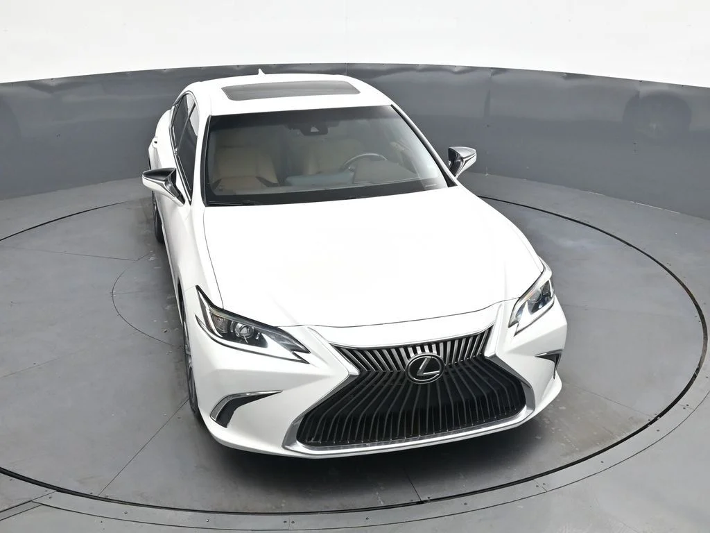 Used 2021 White Lexus 350 image 34