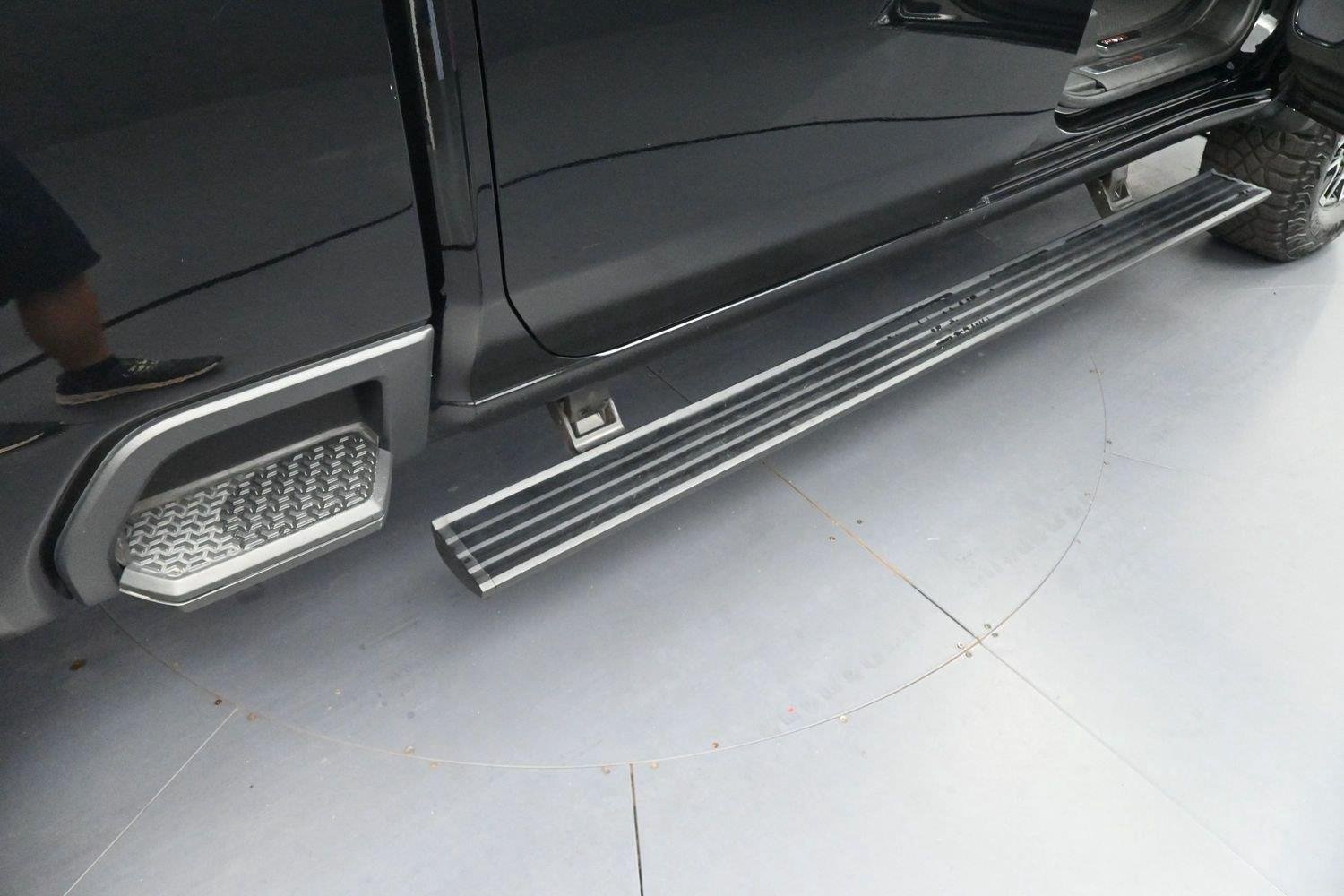 Used 2026 Onyx Black GMC AT4X image 9