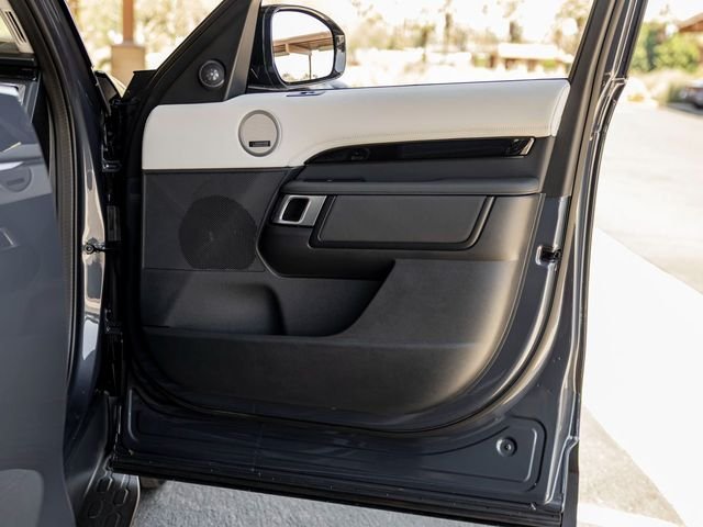 2025 Land Rover Discovery S - Photo 25