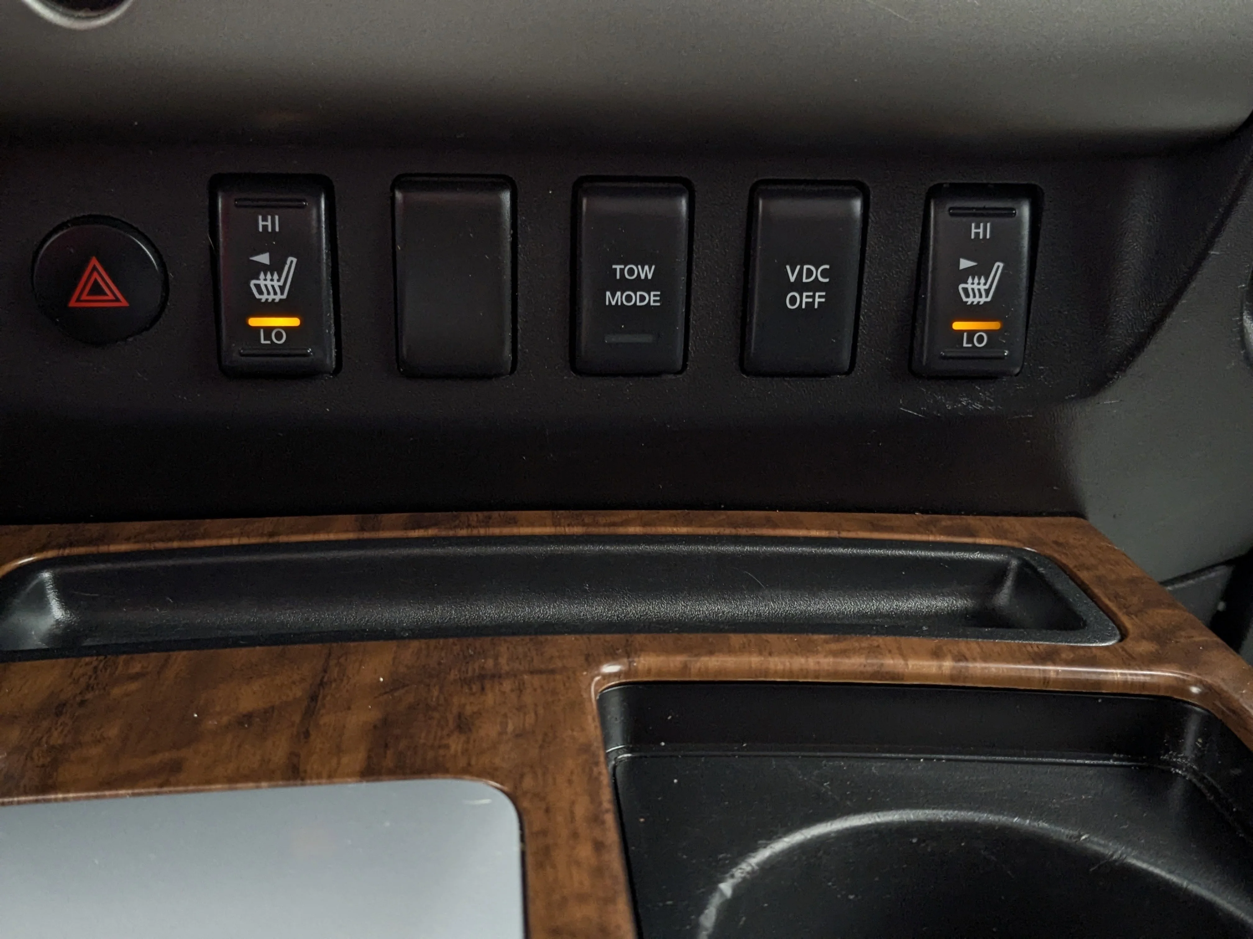Used 2010 Silver Nissan XE image 21