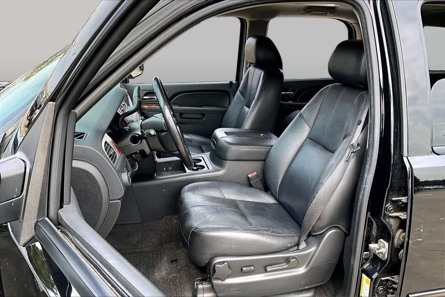 Used 2013 Black Chevrolet LT image 7