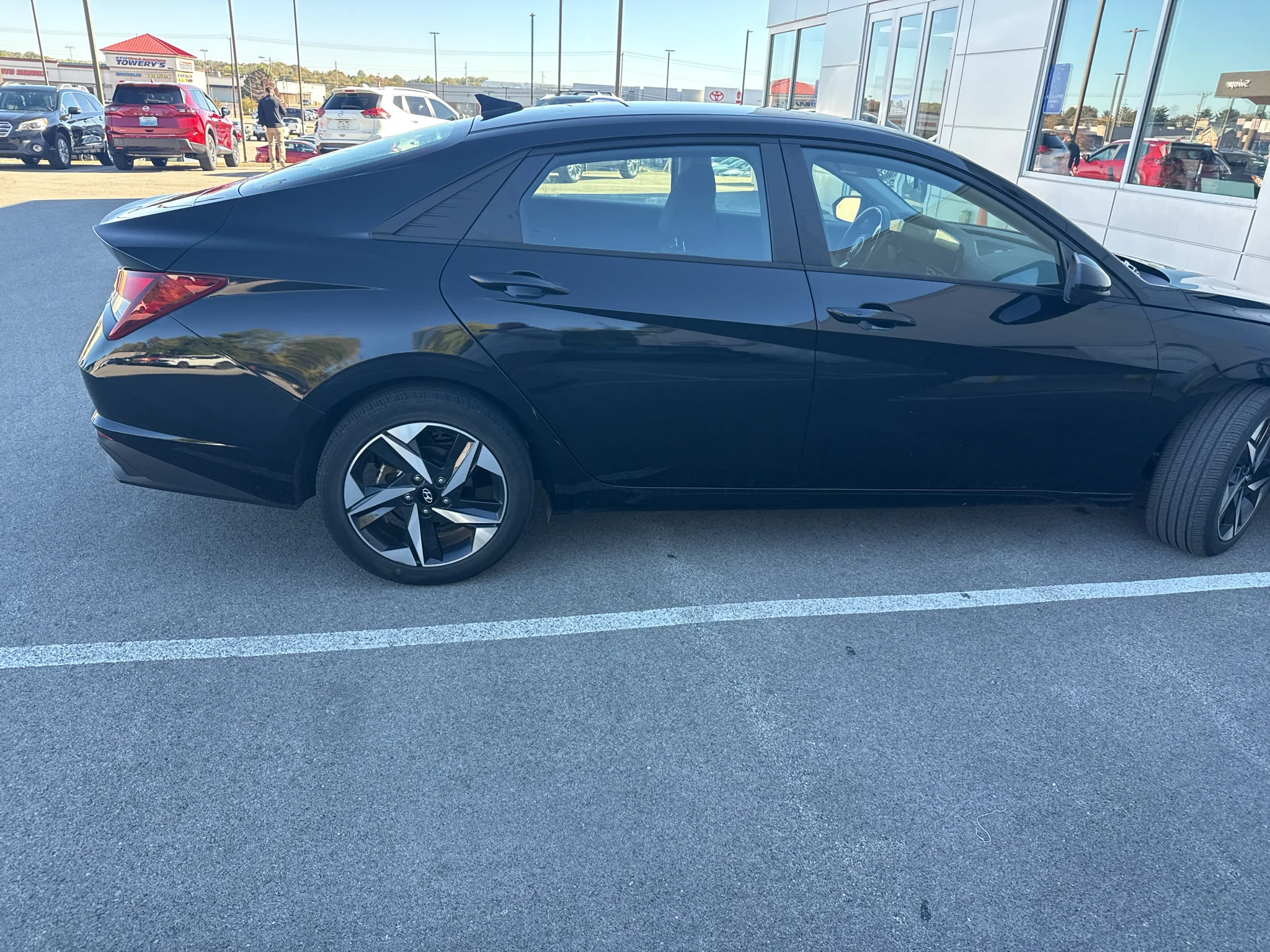 Used 2023 Onyx Black Hyundai SEL image 5