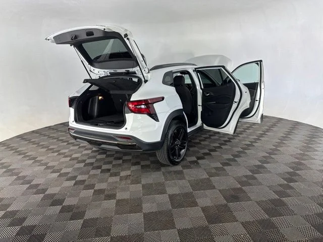 Used 2025 White Chevrolet ACTIV image 16