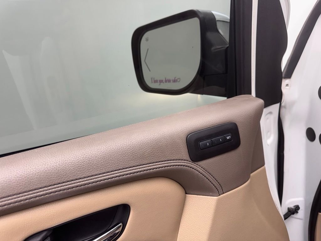 Used 2015 Pearl White Nissan Platinum image 34