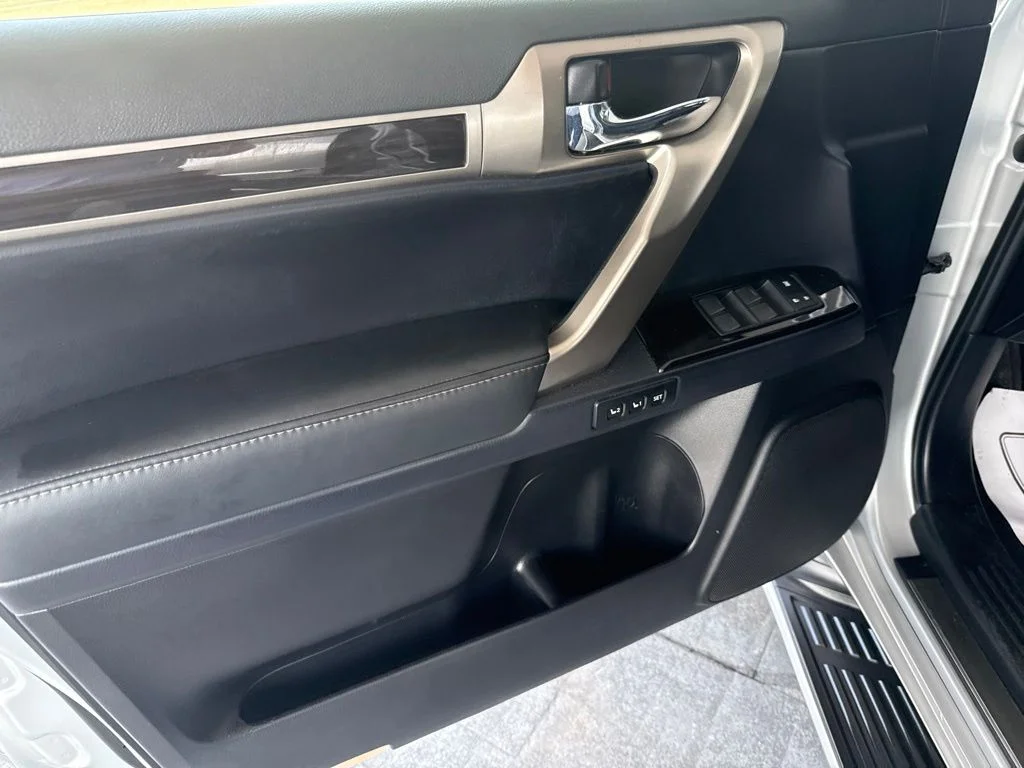 Used 2019 Silver Lexus 460 image 30