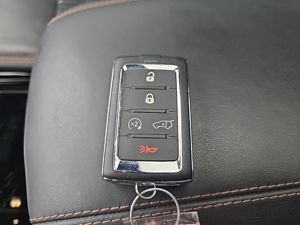 Used 2022 White Jeep Summit Reserve image 119