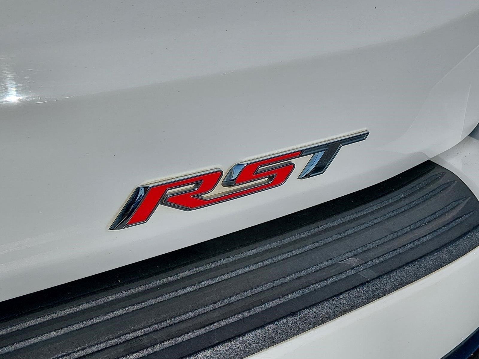Used 2021 Summit White Chevrolet RST image 23