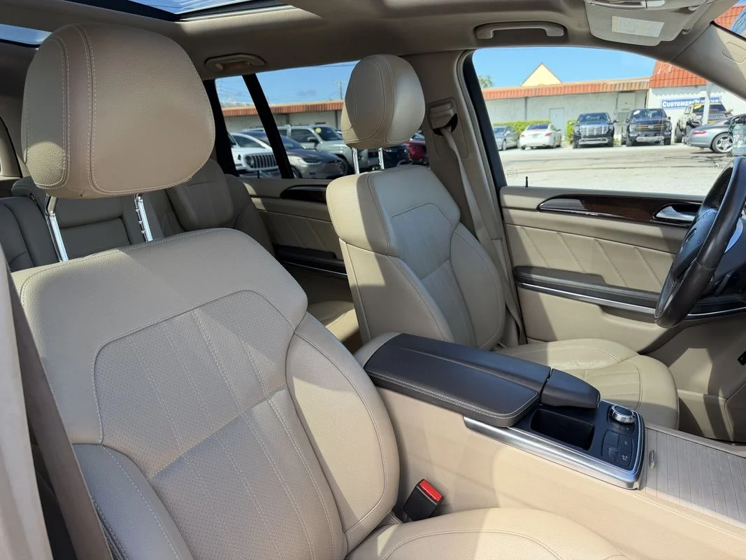 Used 2014  Mercedes-Benz 4MATIC® image 23