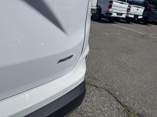 Used 2024 Oxford White Ford SEL image 6