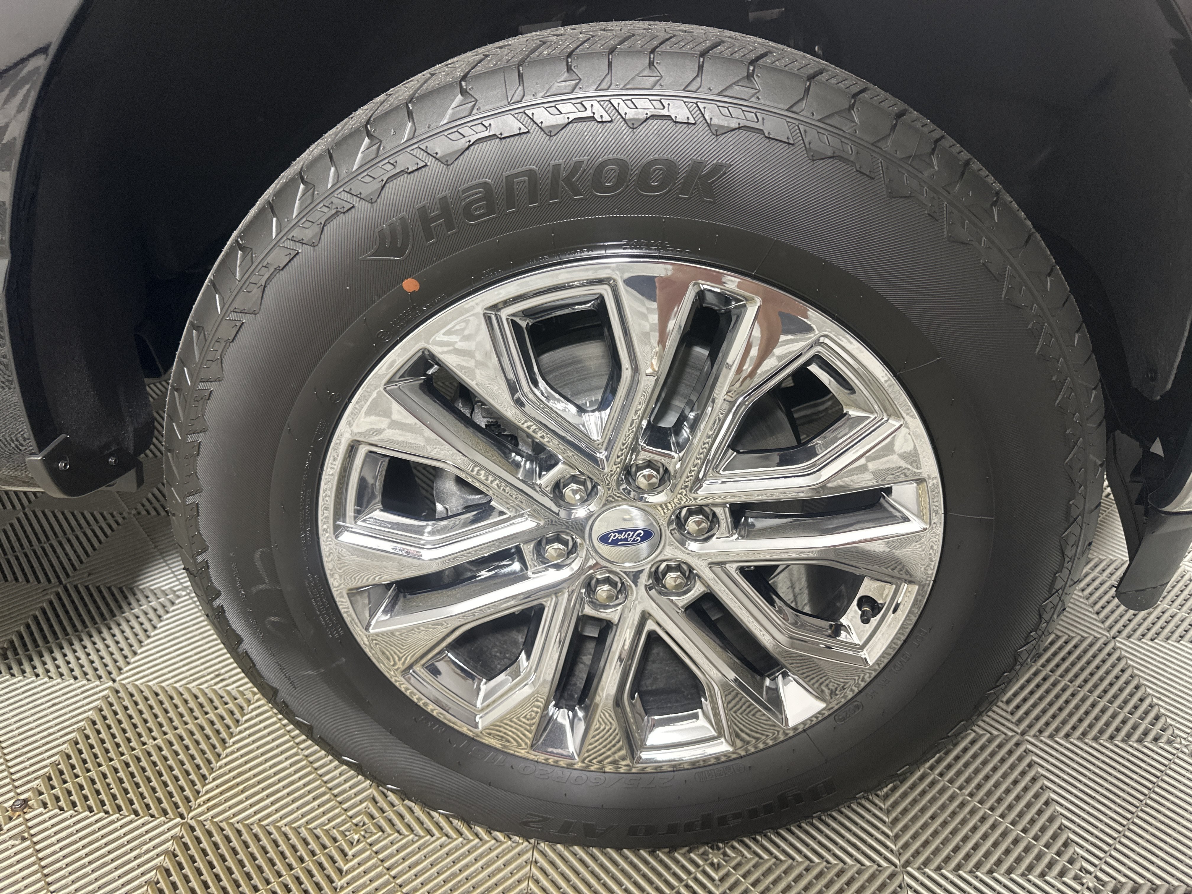 New 2026 AGATE BLACK MET Ford LARIAT image 27