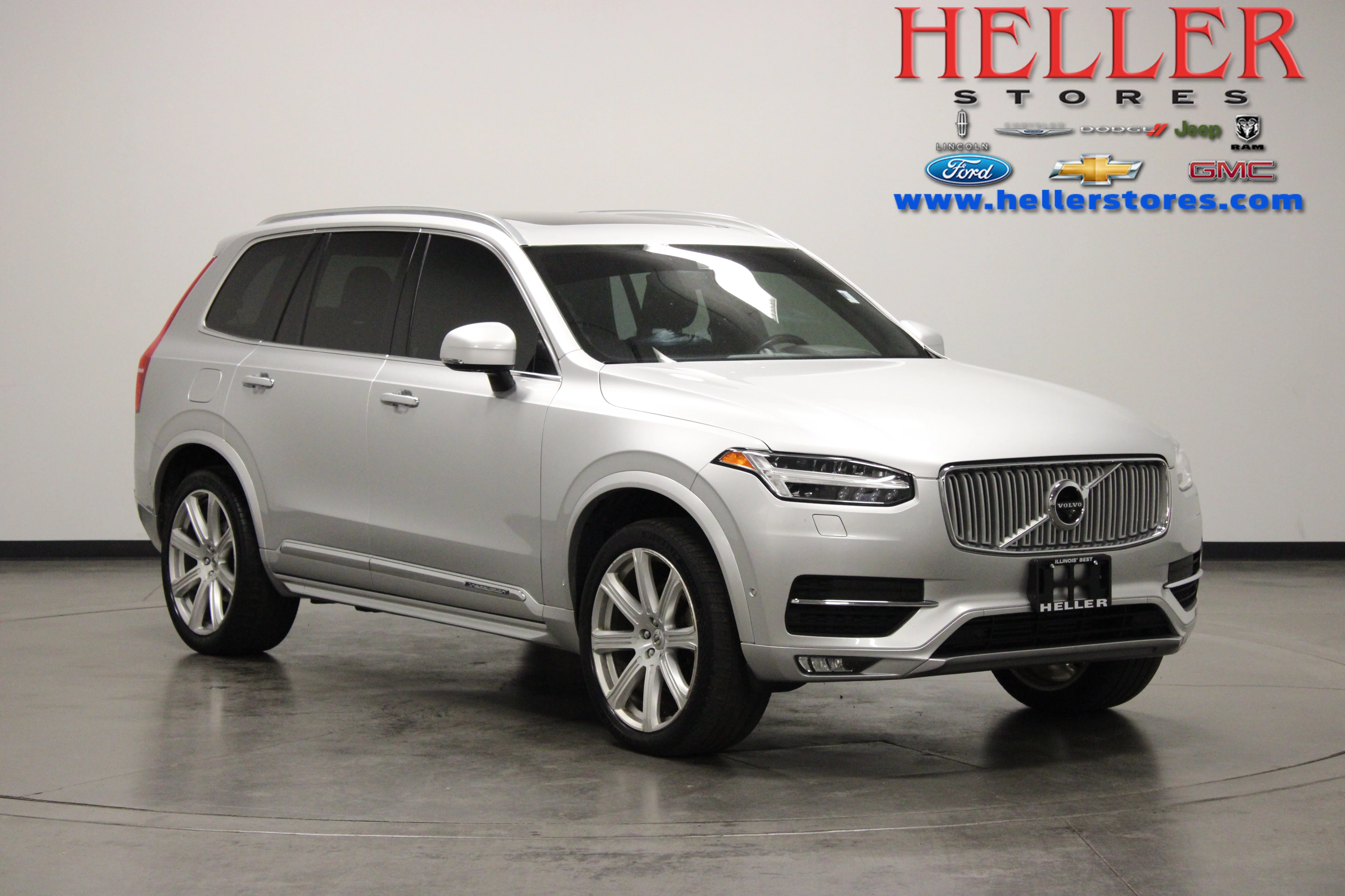 Used 2018 Bright Silver Metallic Volvo T6 Inscription image 1