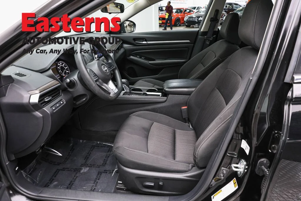 Used 2023 Black Nissan 2.5 SV image 14