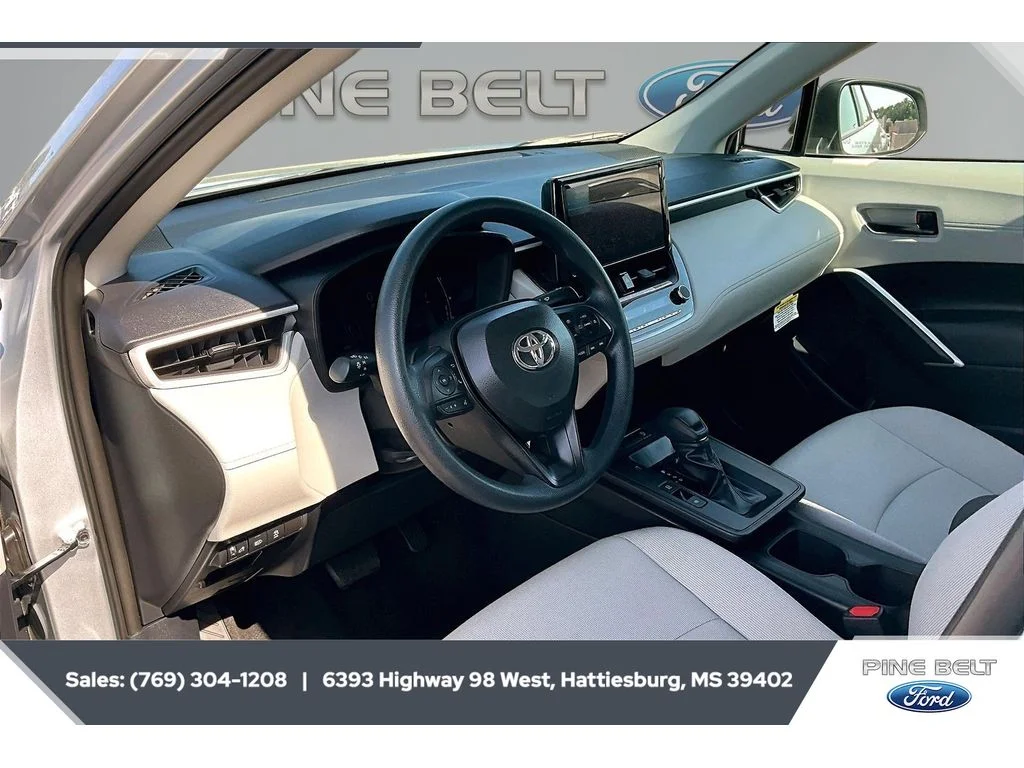 Used 2026 Sonic Silver Toyota L image 13