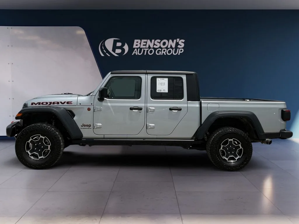 Used 2023 Silver Jeep Mojave image 2