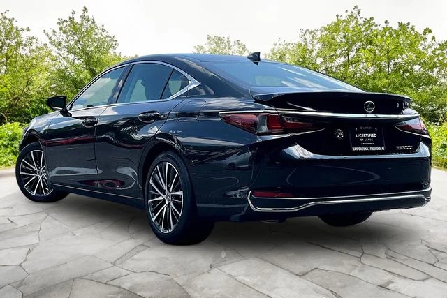Certified Used 2024 Black Lexus 300h image 4