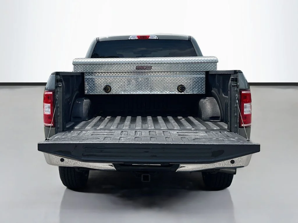 Used 2019 Silver Spruce Metallic Ford XLT image 9
