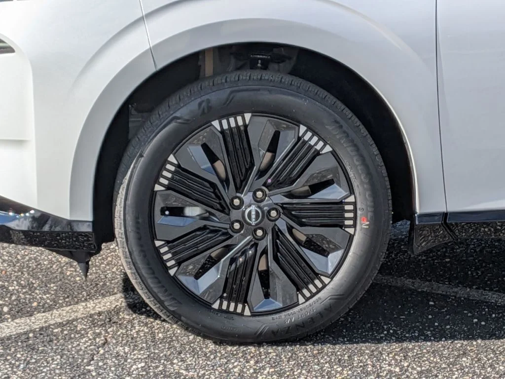 New 2026 White Nissan Platinum image 12