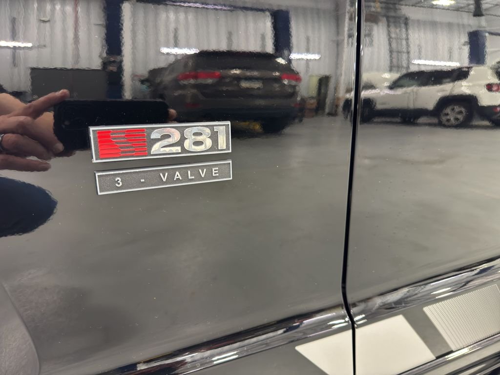 Used 2006 Black Clearcoat Ford GT Premium image 18