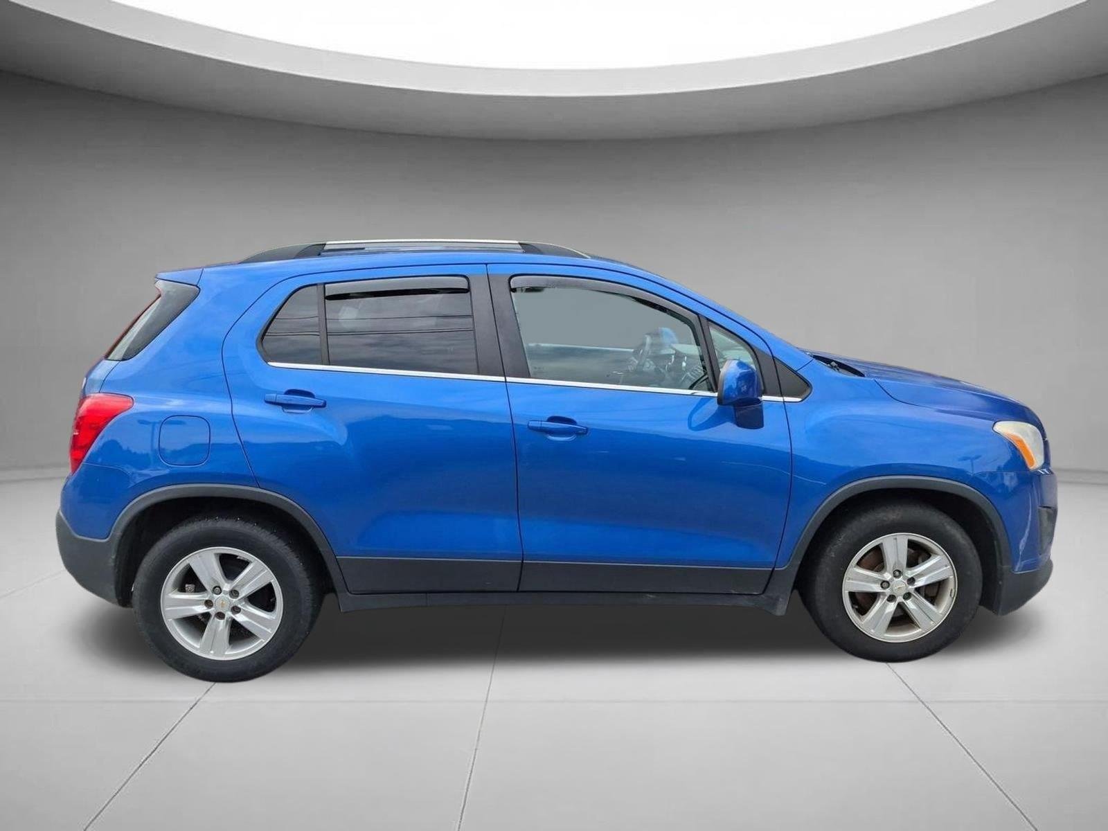 Used 2015 Brilliant Blue Metallic Chevrolet LT image 6