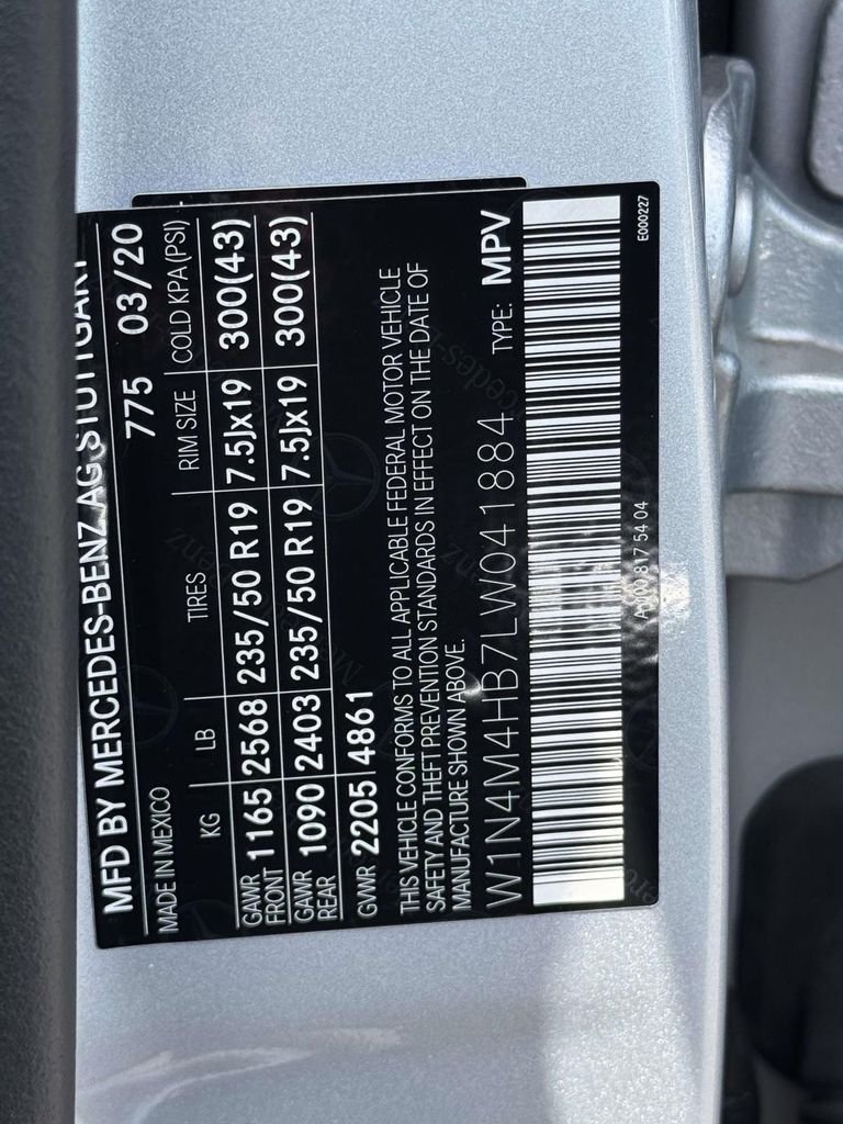 Used 2020 Gray Mercedes-Benz GLB 250 image 29