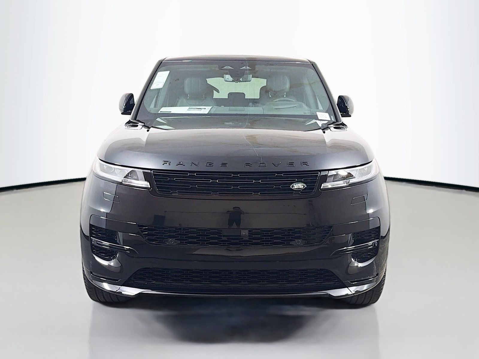 New 2026 Santorini Black Land Rover Dynamic SE image 8