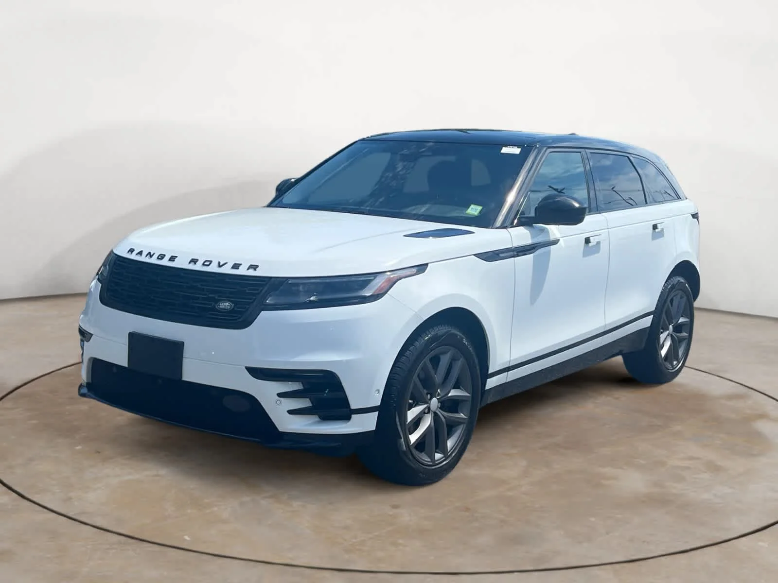 2026 Land Rover Range Rover Velar Dynamic SE