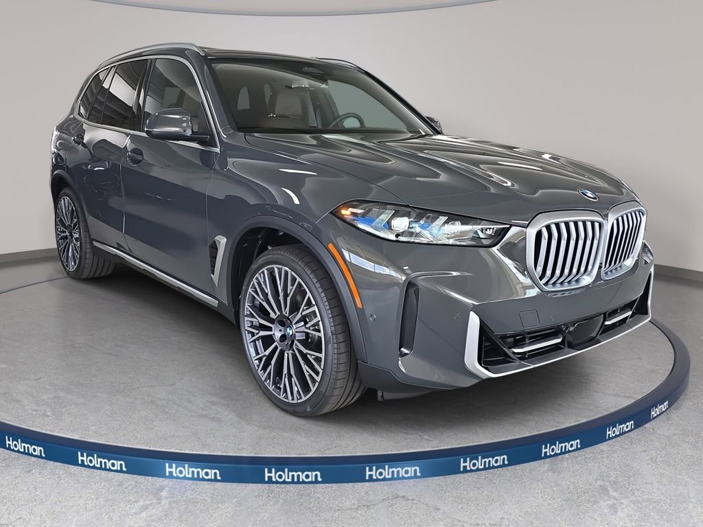 New 2026 Dravit Grey Metallic BMW sDrive40i image 3