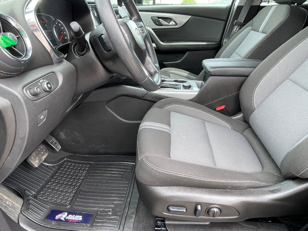 Used 2025 Black Chevrolet LT image 13