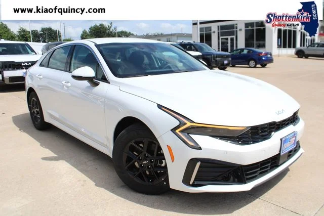 New 2026 White Kia LXS image 9