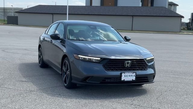 New 2026 Meteorite Gray Metallic Honda SE image 3