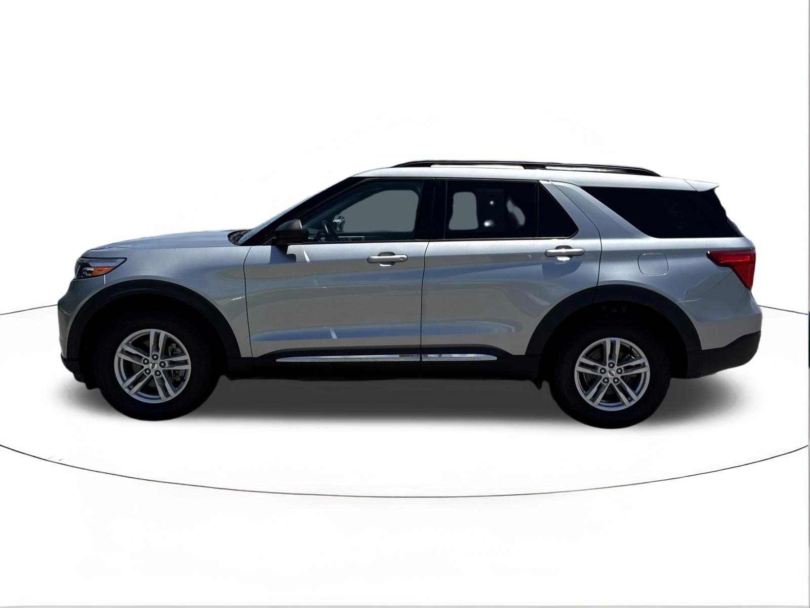 2023 Ford Explorer XLT - Photo 6