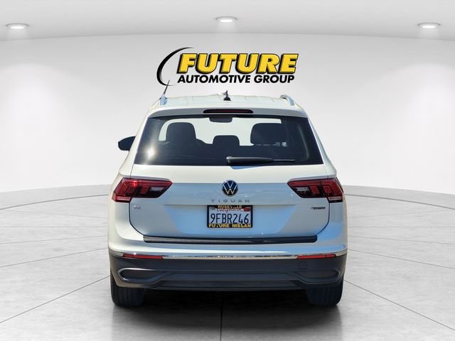 Used 2023  Volkswagen 2.0T SE image 8