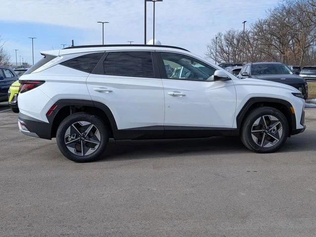 New 2026 White Hyundai SEL image 8