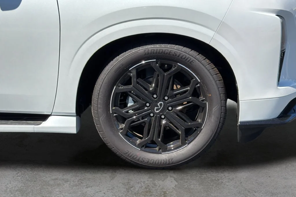 New 2027 2T RADIANT WHIT INFINITI Sport 4WD image 35