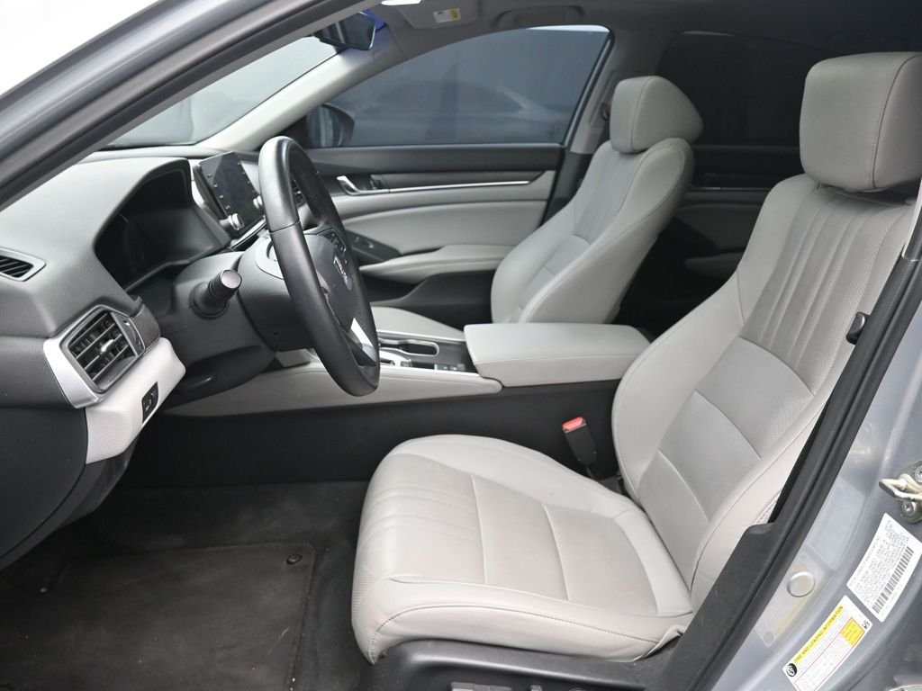 Used 2019 Silver Honda EX-L image 18