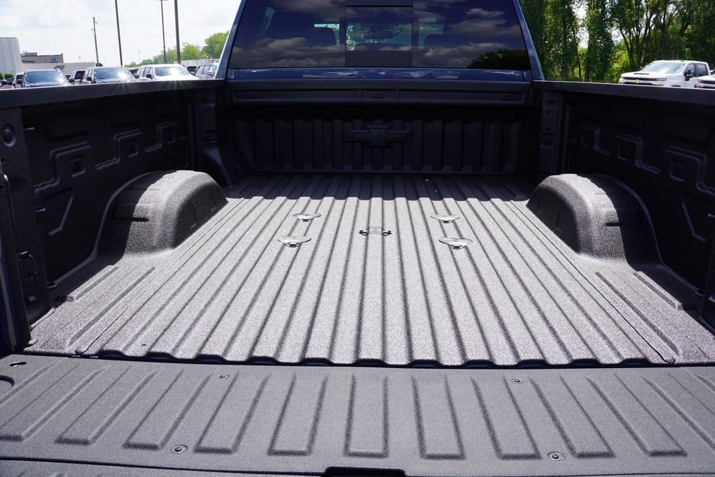 New 2026 Lakeshore Blue Metallic Chevrolet LT image 14