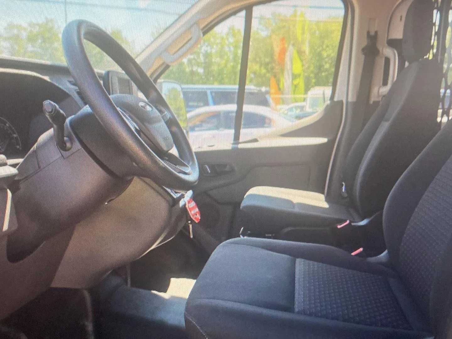 Used 2025 Oxford White Ford 250 image 9