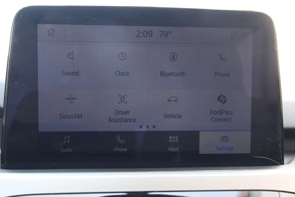 Used 2021 Red Ford SE image 34