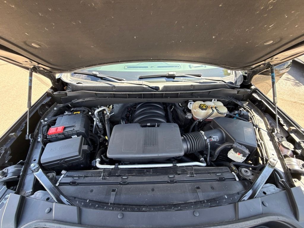 Used 2022 Black Chevrolet Z71 image 26