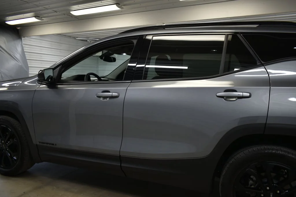 Used 2021 Satin Steel Metallic GMC SLE image 17