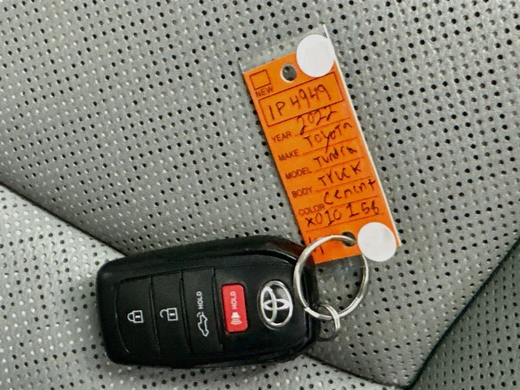 Used 2022  Toyota SR5 image 37