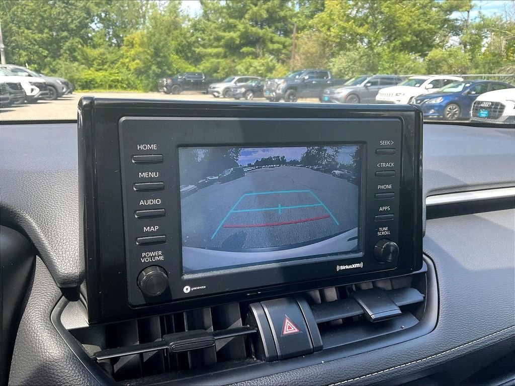 Used 2022 White Toyota XLE image 19