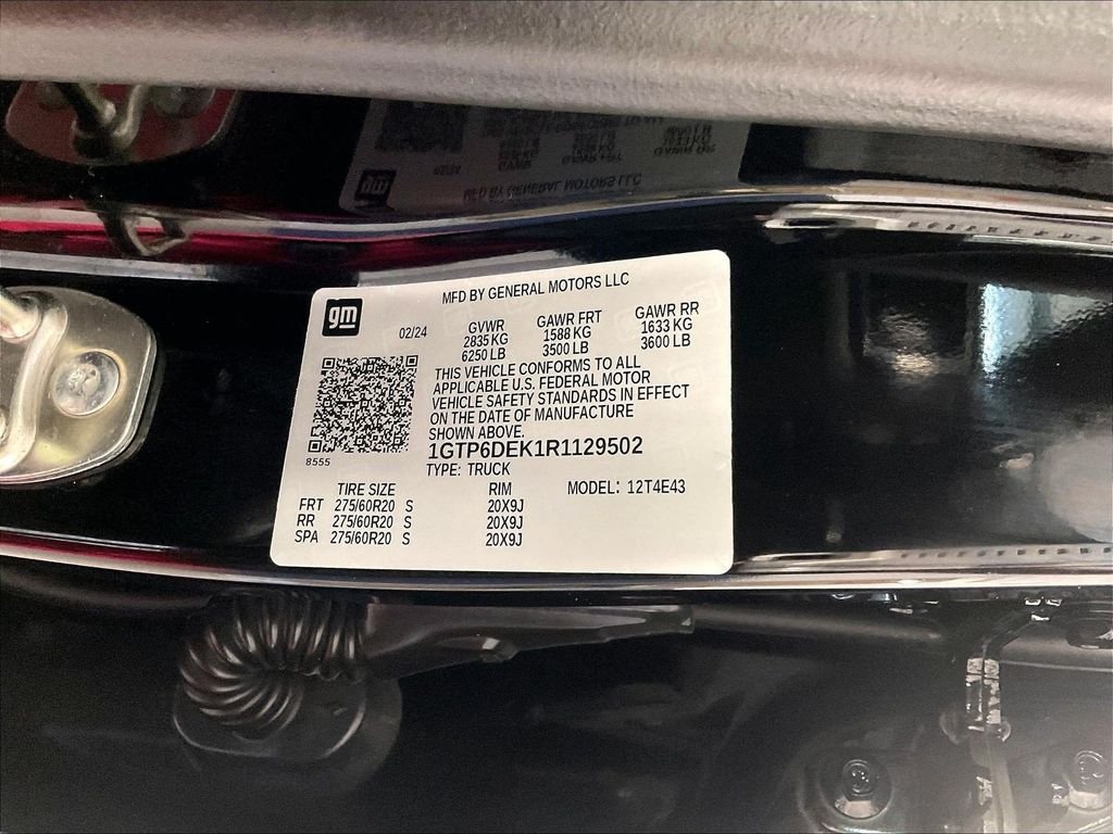 Used 2024 Black GMC AT4 image 36