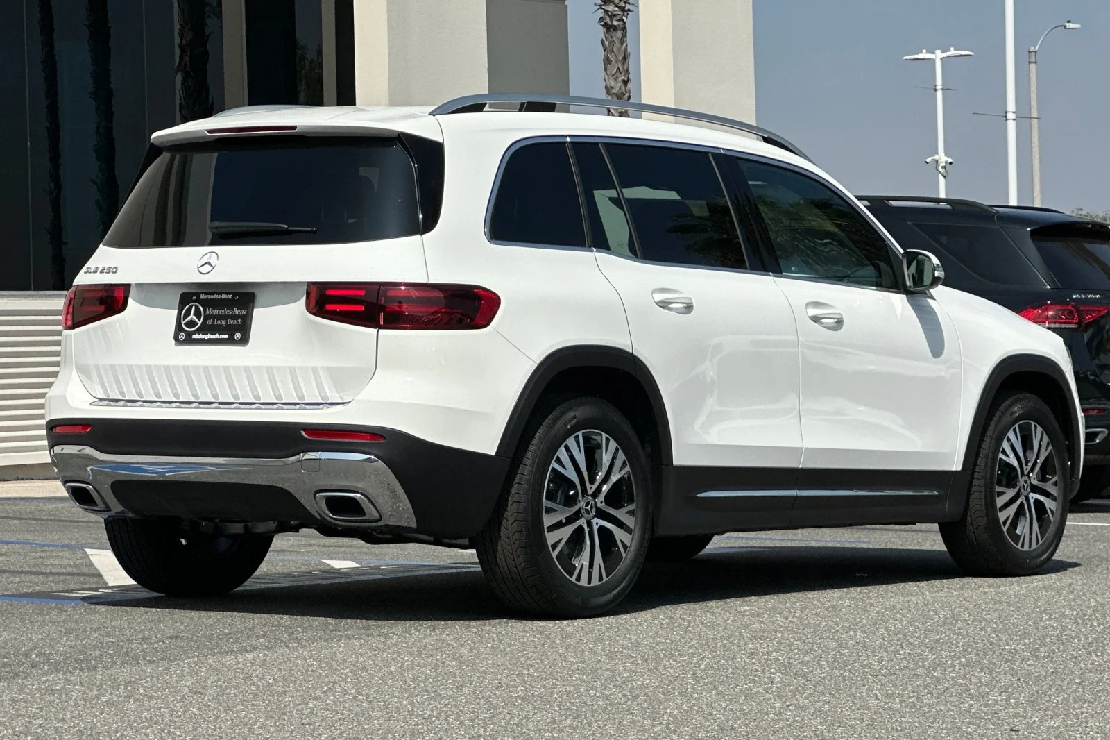 New 2026 Polar White Mercedes-Benz GLB 250 image 4