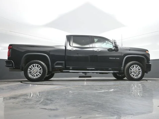 Used 2023 Black Chevrolet High Country image 24