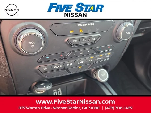 Used 2021 White Ford XL image 21
