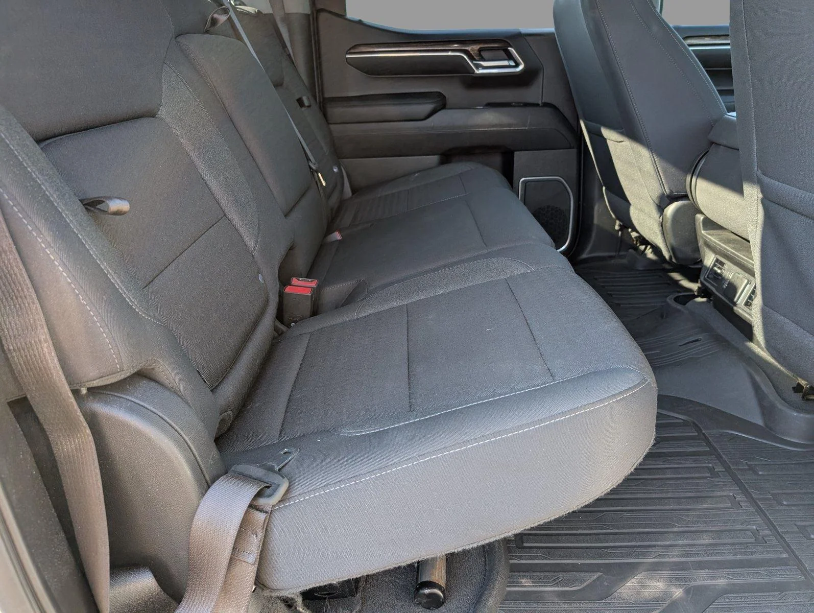 Used 2023 Summit White GMC Elevation image 37