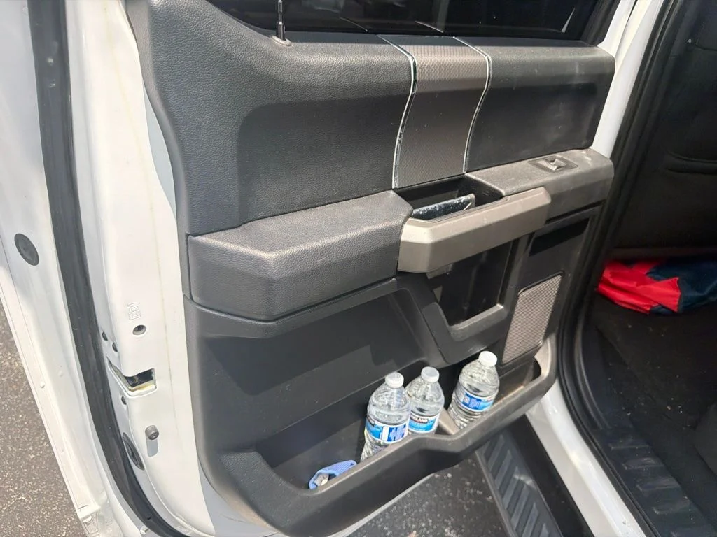 Used 2017 White Ford XLT image 16