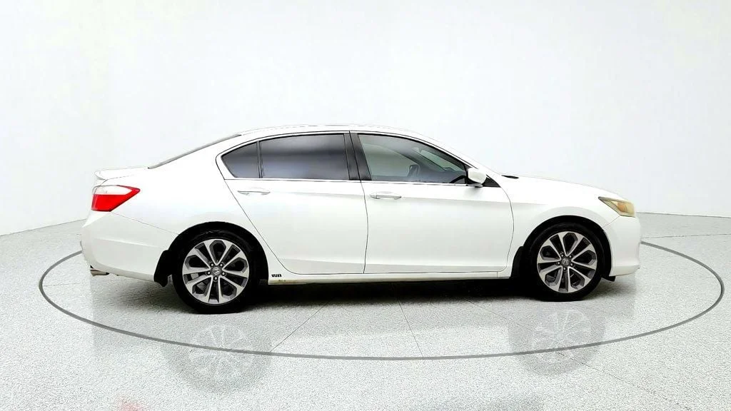 Used 2015 White Orchid Pearl Honda 4dr I4 CVT Sport image 4